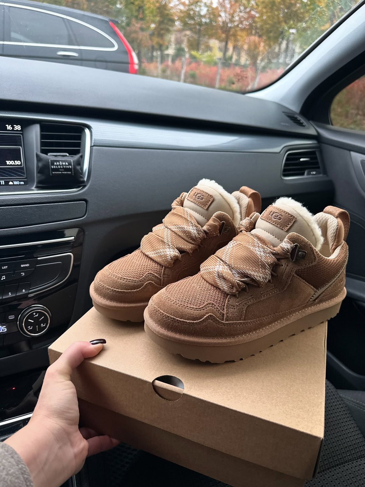 UGG Lowmel